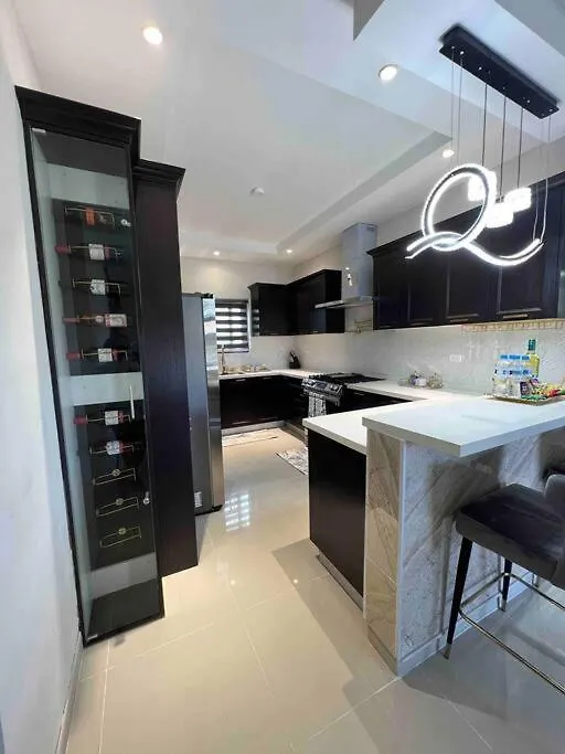 Villa Hideaway Chateau Pyramid Point Stanmore Grove