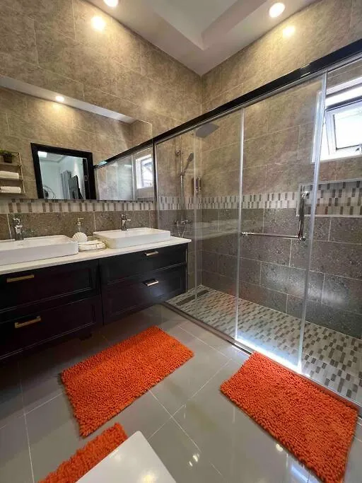 Hideaway Chateau Pyramid Point Stanmore Grove Villa