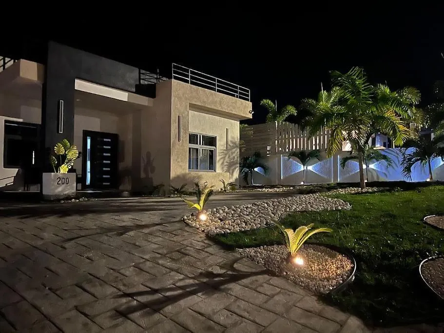 Villa Hideaway Chateau Pyramid Point Stanmore Grove