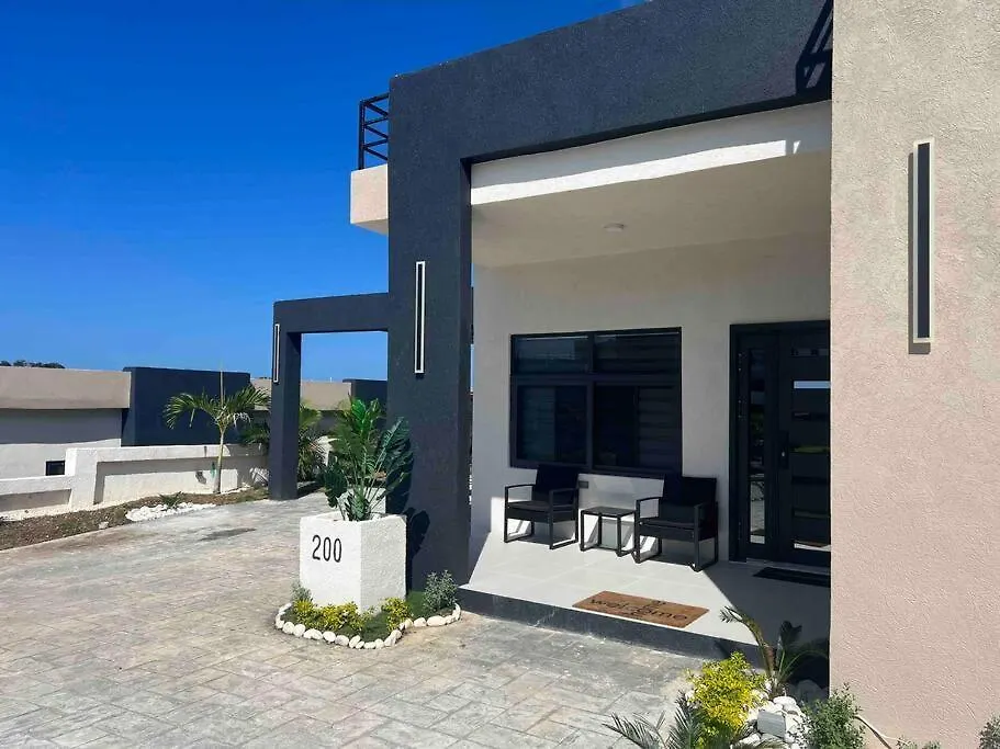 Hideaway Chateau Pyramid Point Stanmore Grove