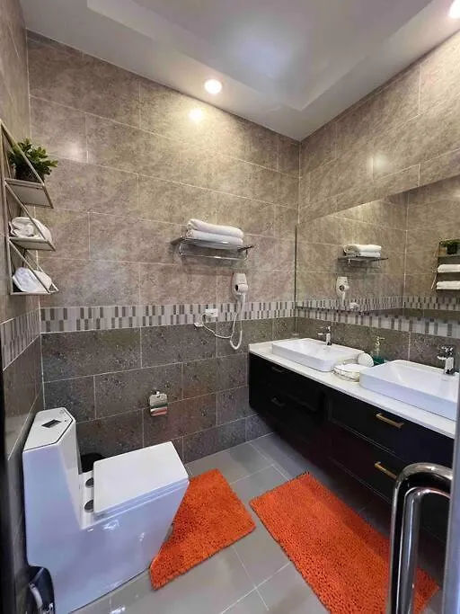 Hideaway Chateau Pyramid Point Stanmore Grove
