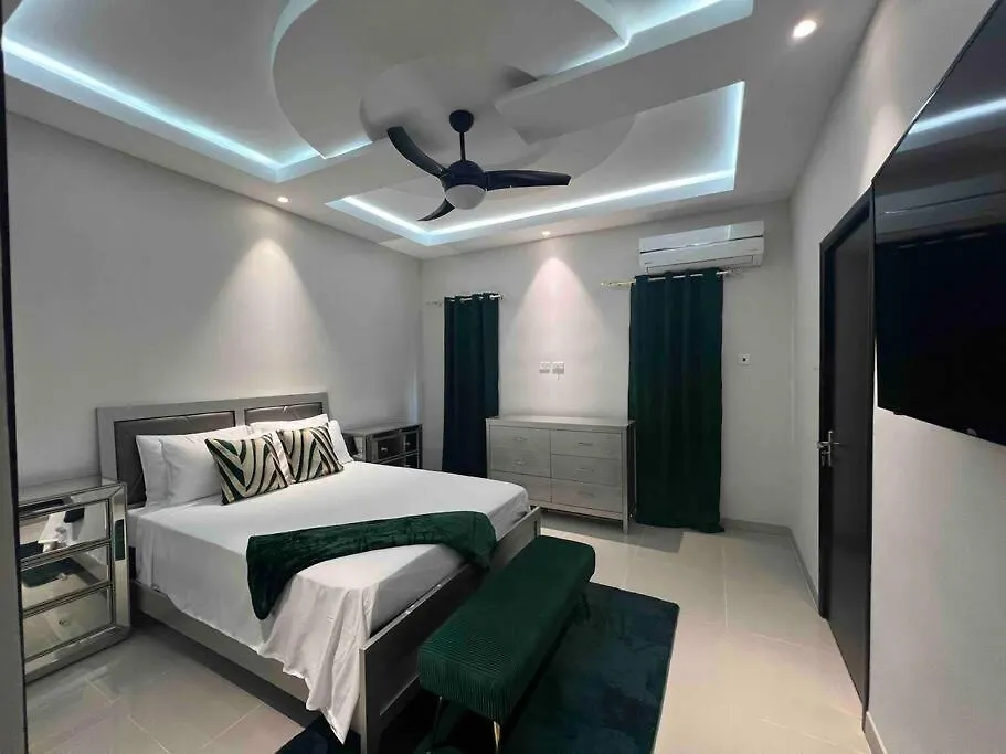 Hideaway Chateau Pyramid Point Stanmore Grove